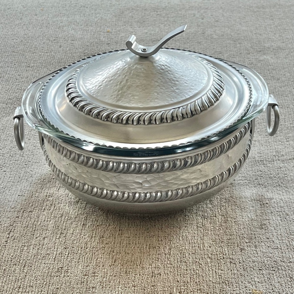 Vintage Pyrex 1.5 Qt Glass Casserole with Hammered Aluminum Holder and Lid